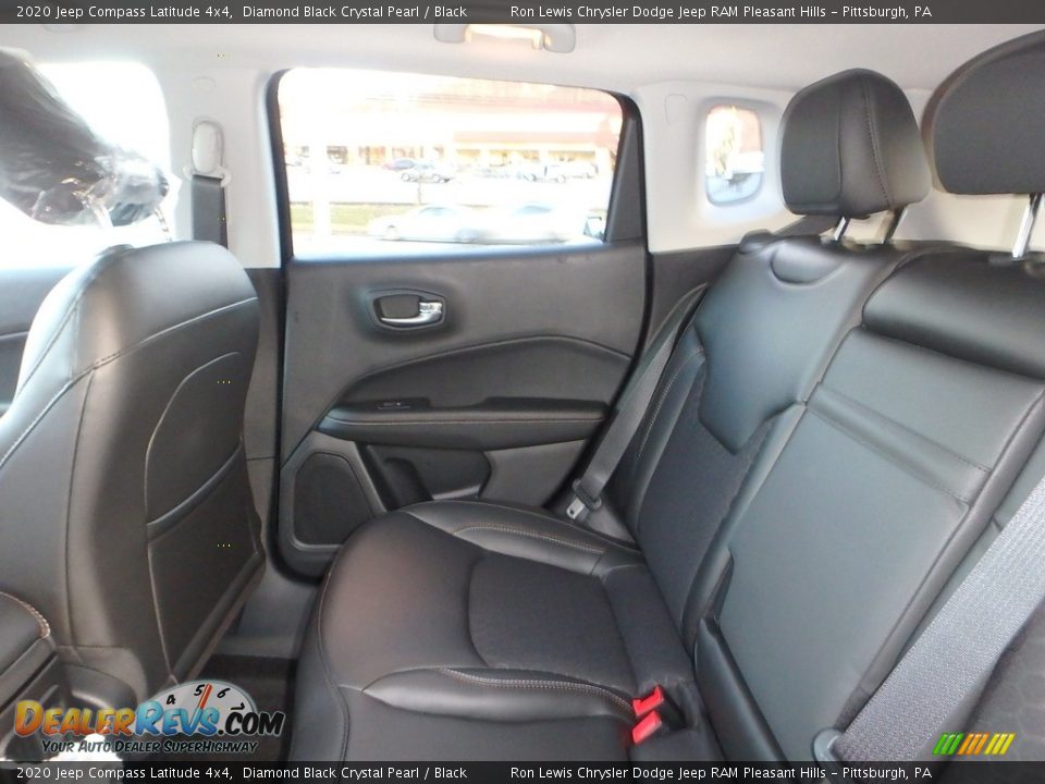 2020 Jeep Compass Latitude 4x4 Diamond Black Crystal Pearl / Black Photo #12