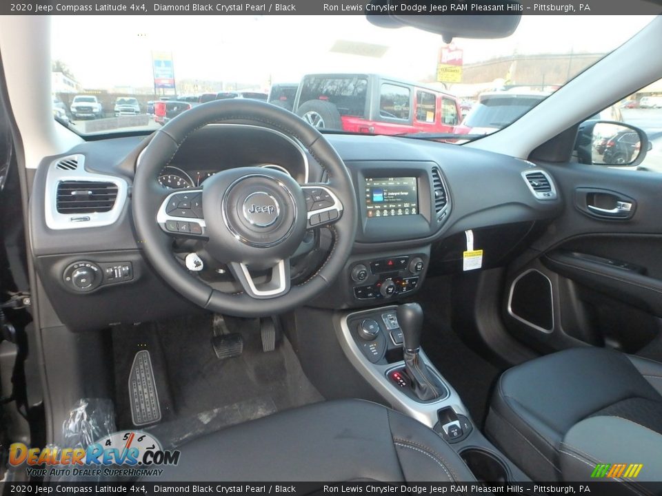 2020 Jeep Compass Latitude 4x4 Diamond Black Crystal Pearl / Black Photo #13