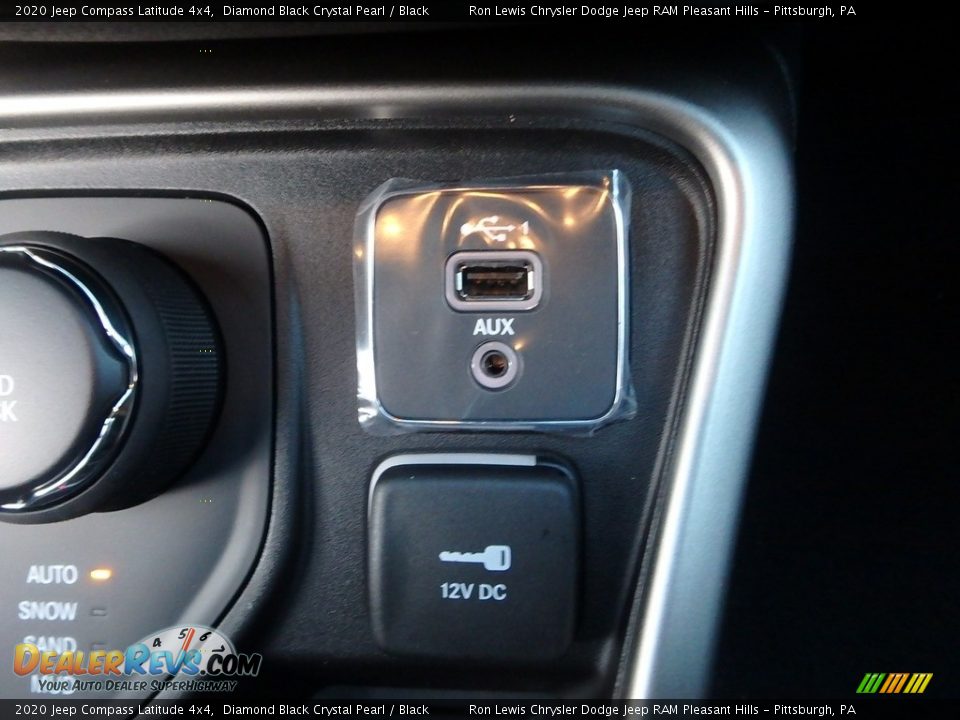 2020 Jeep Compass Latitude 4x4 Diamond Black Crystal Pearl / Black Photo #19