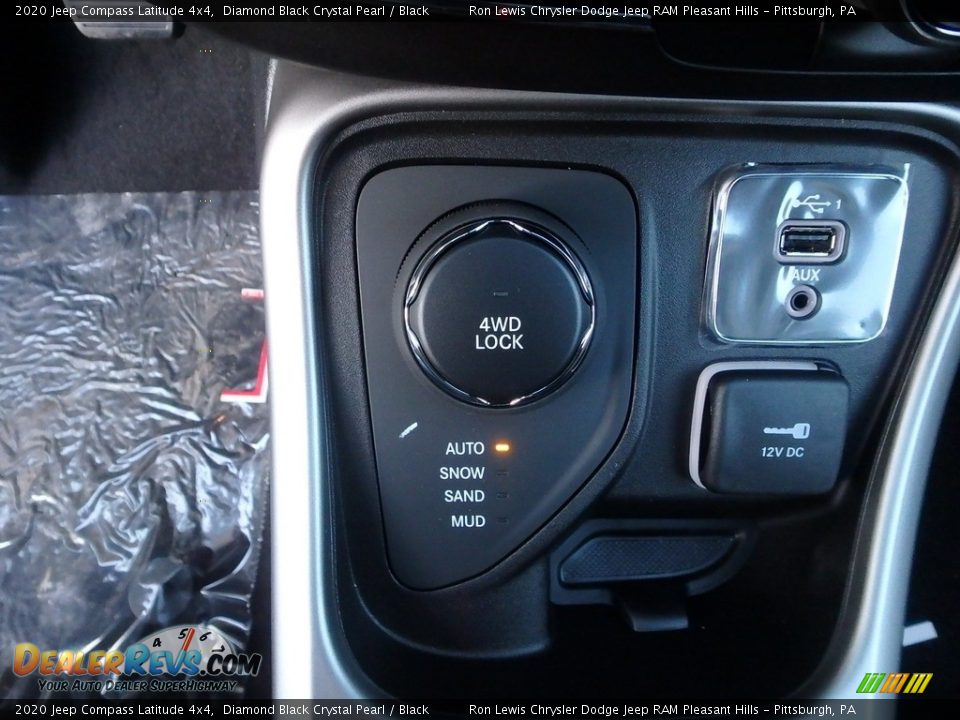 2020 Jeep Compass Latitude 4x4 Diamond Black Crystal Pearl / Black Photo #20