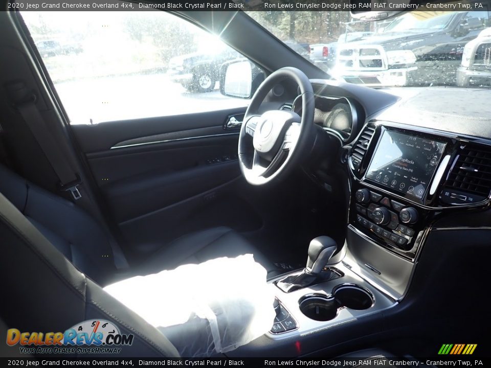 2020 Jeep Grand Cherokee Overland 4x4 Diamond Black Crystal Pearl / Black Photo #11