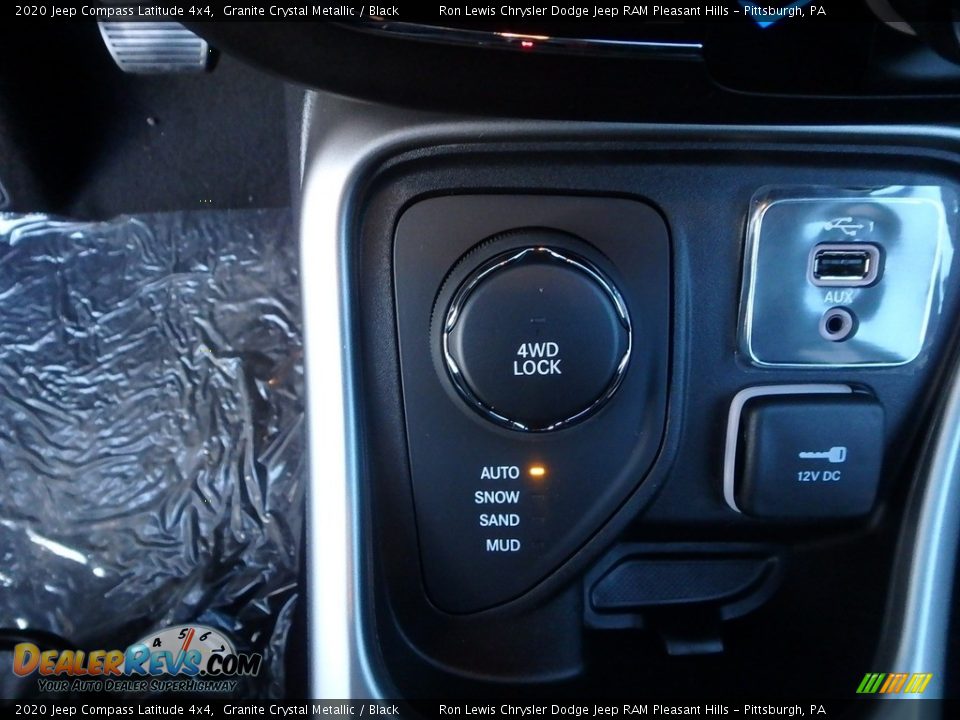 Controls of 2020 Jeep Compass Latitude 4x4 Photo #20