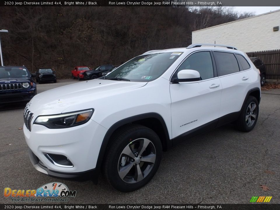 Front 3/4 View of 2020 Jeep Cherokee Limited 4x4 Photo #1