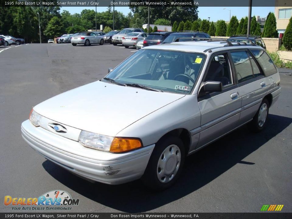 1995 Ford Escort LX Wagon Silver Frost Pearl / Gray Photo #1