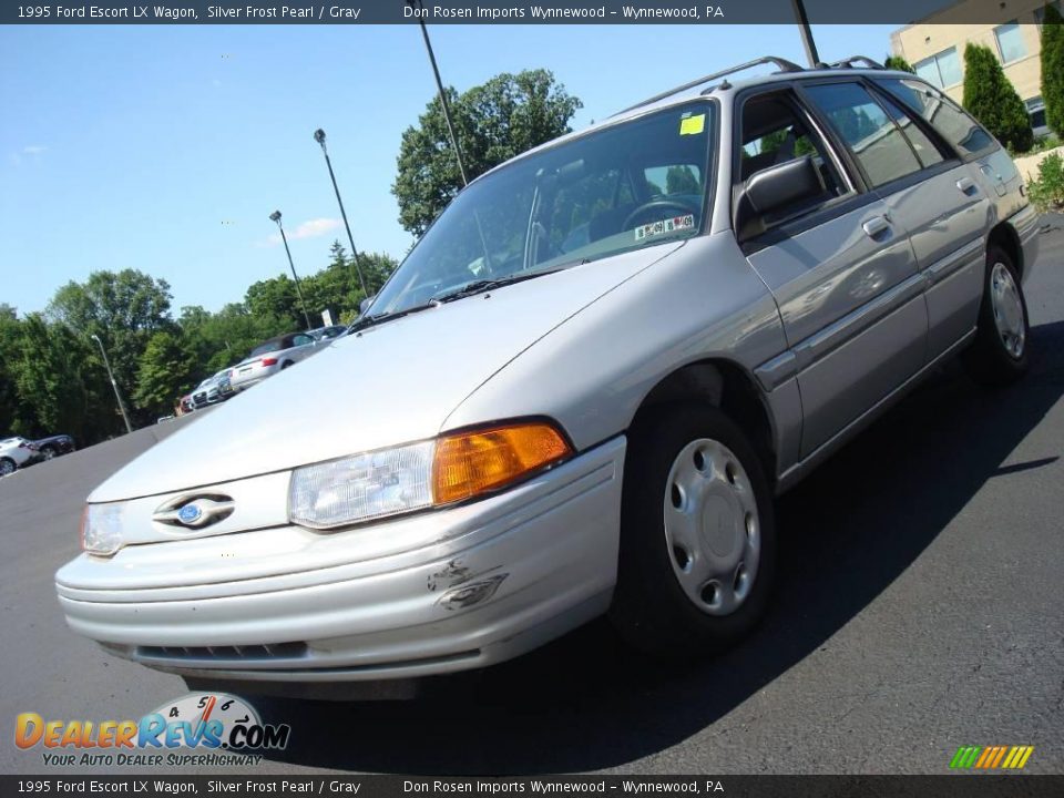 1995 Ford Escort LX Wagon Silver Frost Pearl / Gray Photo #2