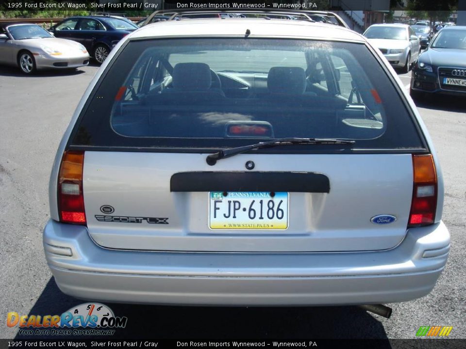 1995 Ford Escort LX Wagon Silver Frost Pearl / Gray Photo #8
