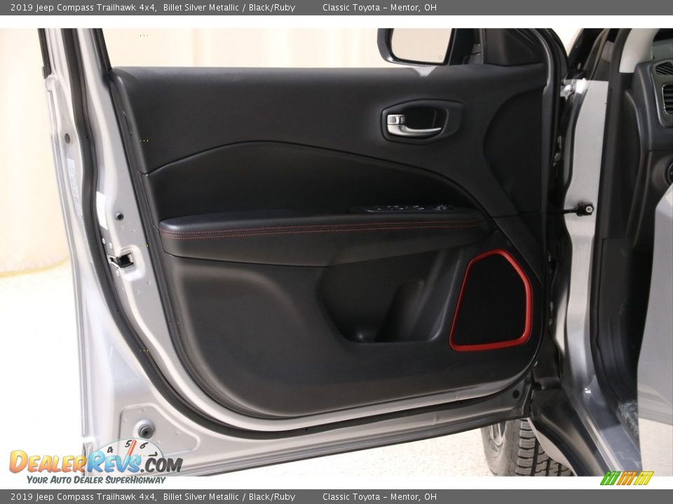 Door Panel of 2019 Jeep Compass Trailhawk 4x4 Photo #4