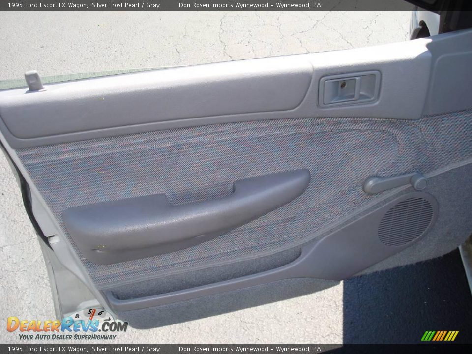 1995 Ford Escort LX Wagon Silver Frost Pearl / Gray Photo #13