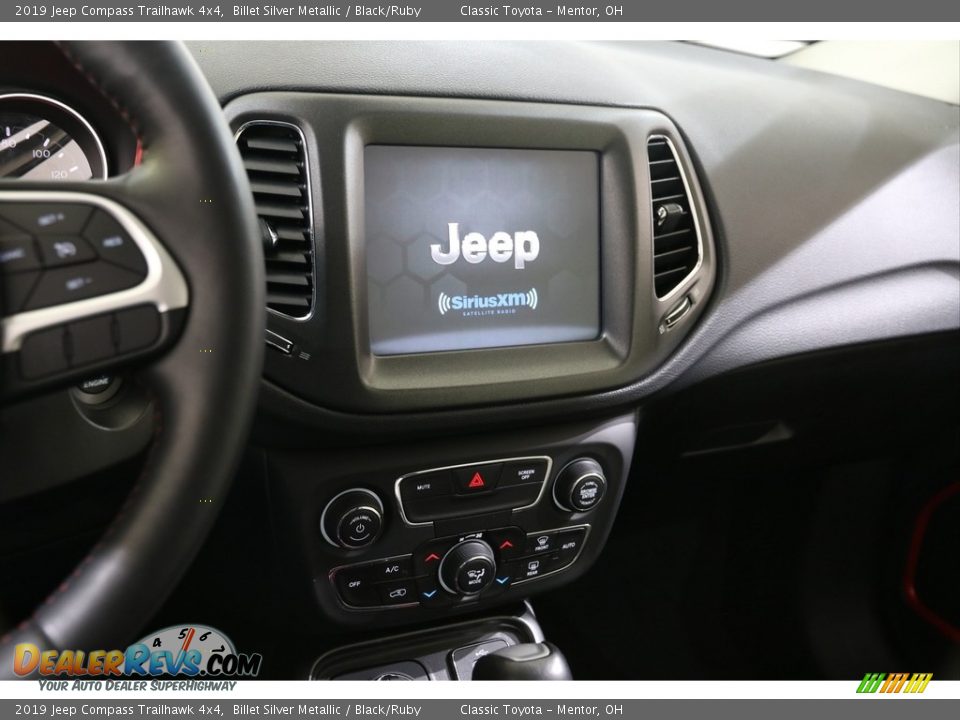 Controls of 2019 Jeep Compass Trailhawk 4x4 Photo #9