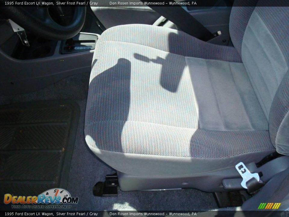 1995 Ford Escort LX Wagon Silver Frost Pearl / Gray Photo #14