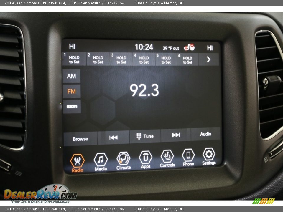 Controls of 2019 Jeep Compass Trailhawk 4x4 Photo #10