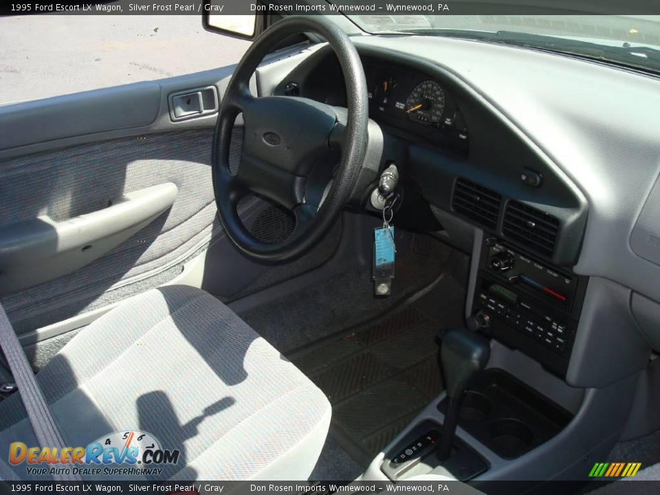 1995 Ford Escort LX Wagon Silver Frost Pearl / Gray Photo #17