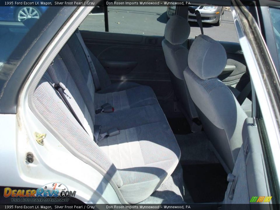 1995 Ford Escort LX Wagon Silver Frost Pearl / Gray Photo #19