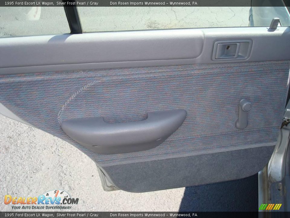 1995 Ford Escort LX Wagon Silver Frost Pearl / Gray Photo #21