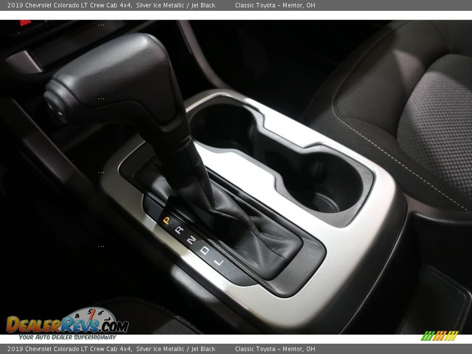 2019 Chevrolet Colorado LT Crew Cab 4x4 Shifter Photo #16