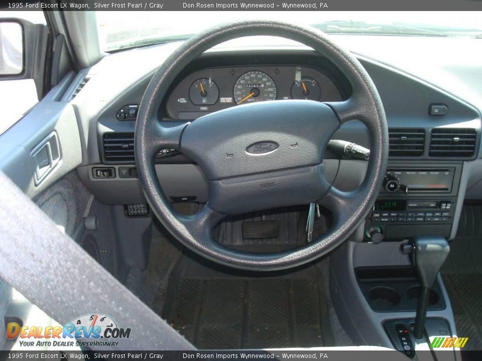 1995 Ford Escort LX Wagon Silver Frost Pearl / Gray Photo #30