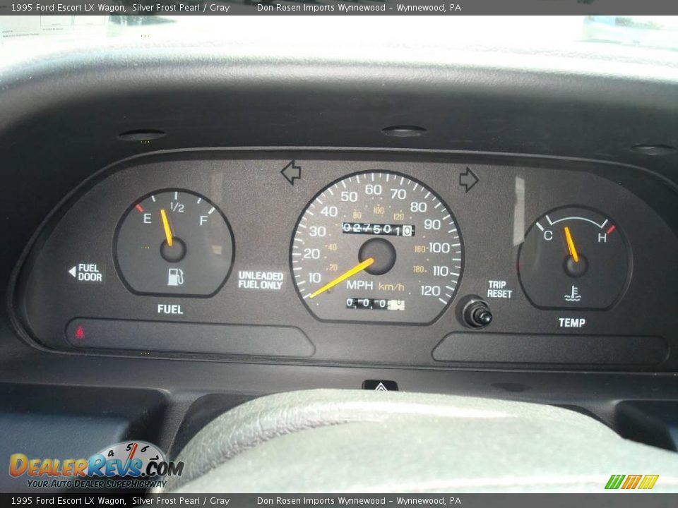 1995 Ford Escort LX Wagon Silver Frost Pearl / Gray Photo #33