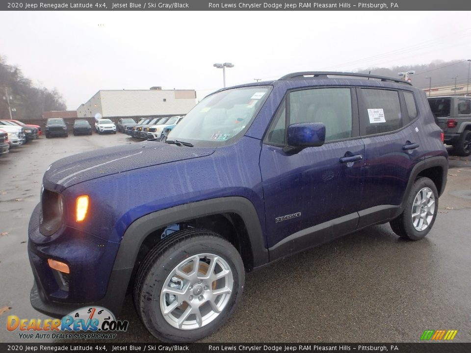 Front 3/4 View of 2020 Jeep Renegade Latitude 4x4 Photo #1