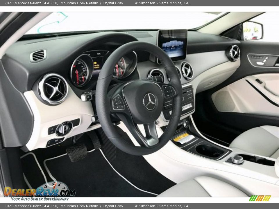 Dashboard of 2020 Mercedes-Benz GLA 250 Photo #4