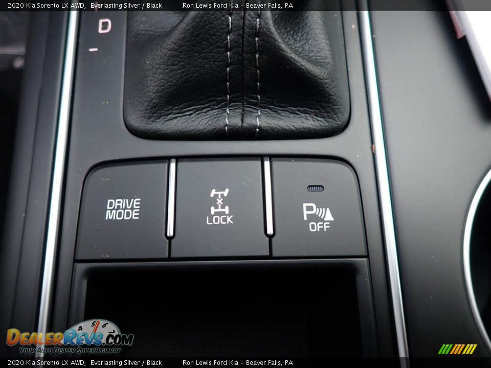 Controls of 2020 Kia Sorento LX AWD Photo #17