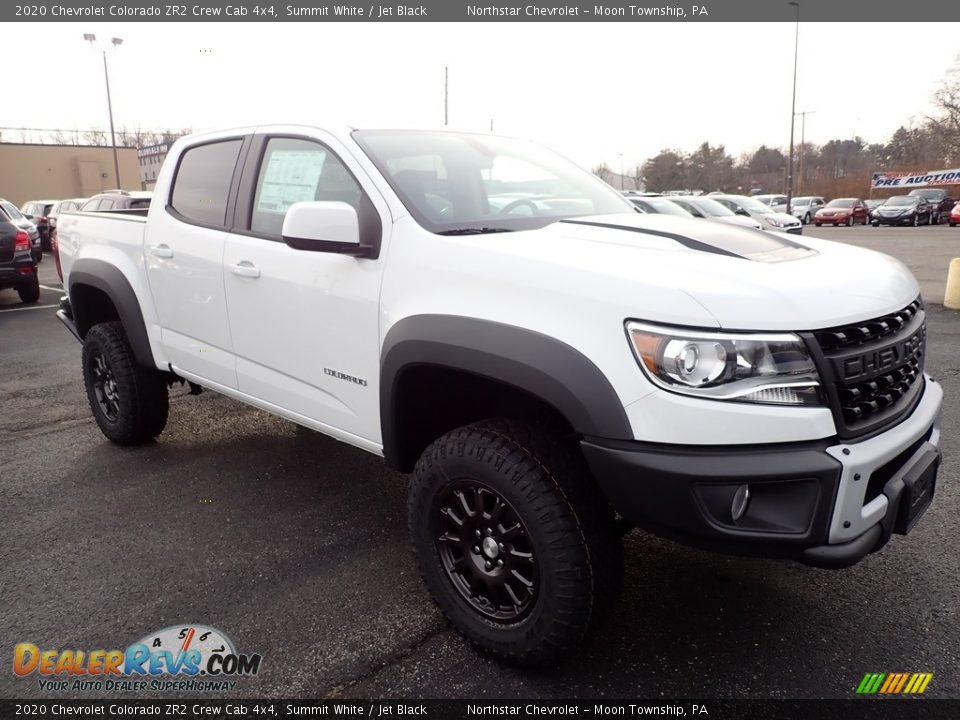 Front 3/4 View of 2020 Chevrolet Colorado ZR2 Crew Cab 4x4 Photo #7