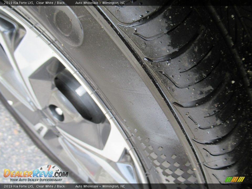 2019 Kia Forte LXS Clear White / Black Photo #8
