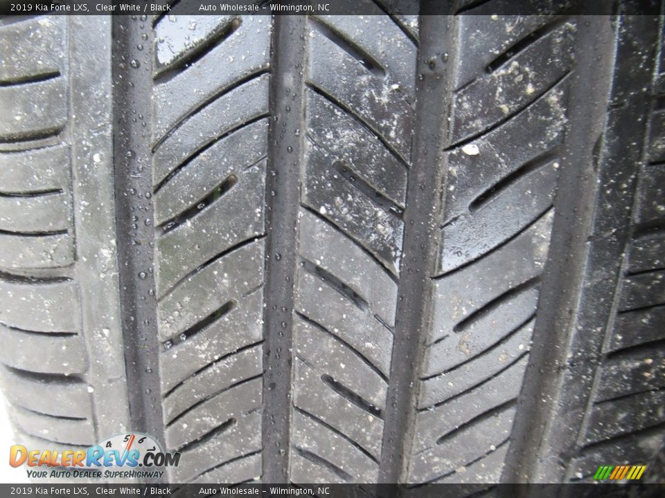 2019 Kia Forte LXS Clear White / Black Photo #9