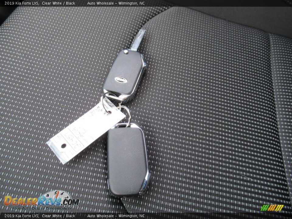 2019 Kia Forte LXS Clear White / Black Photo #20