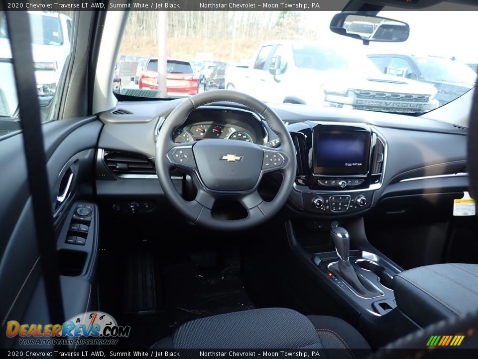 Dashboard of 2020 Chevrolet Traverse LT AWD Photo #13