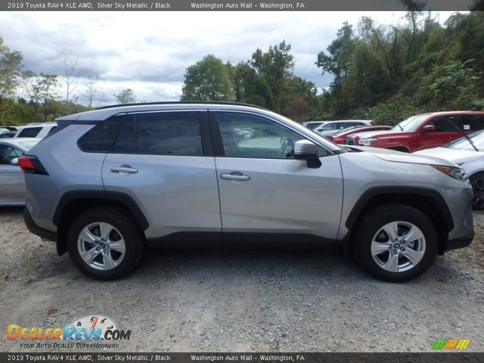2019 Toyota RAV4 XLE AWD Silver Sky Metallic / Black Photo #2