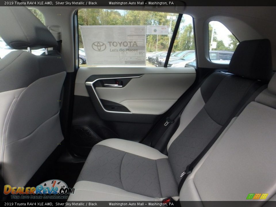 2019 Toyota RAV4 XLE AWD Silver Sky Metallic / Black Photo #12