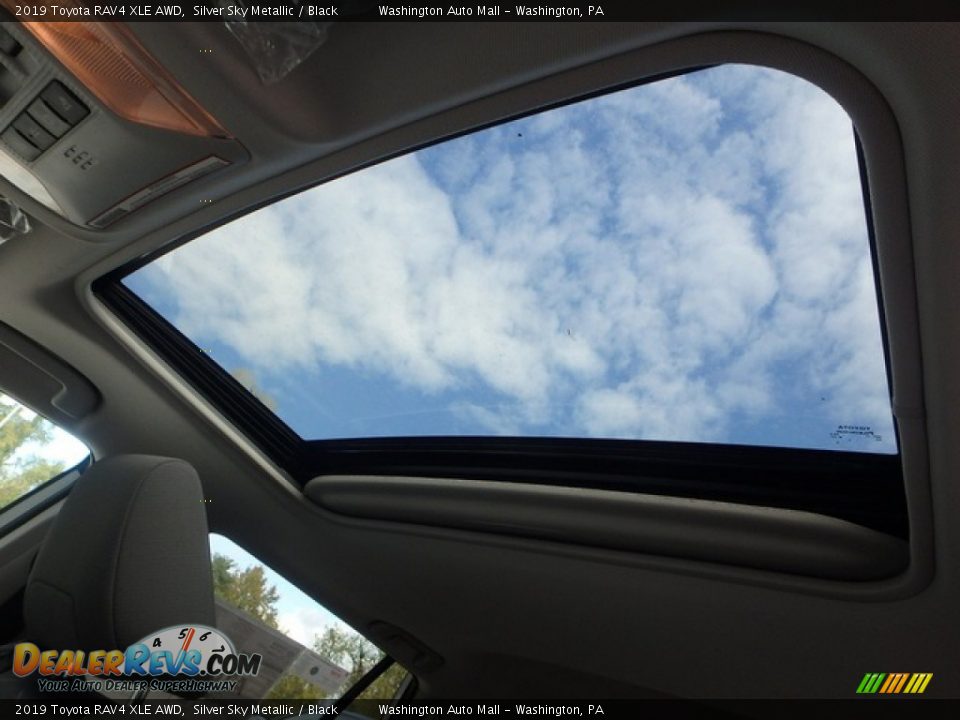 2019 Toyota RAV4 XLE AWD Silver Sky Metallic / Black Photo #19