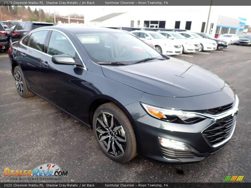 Front 3/4 View of 2020 Chevrolet Malibu RS Photo #7