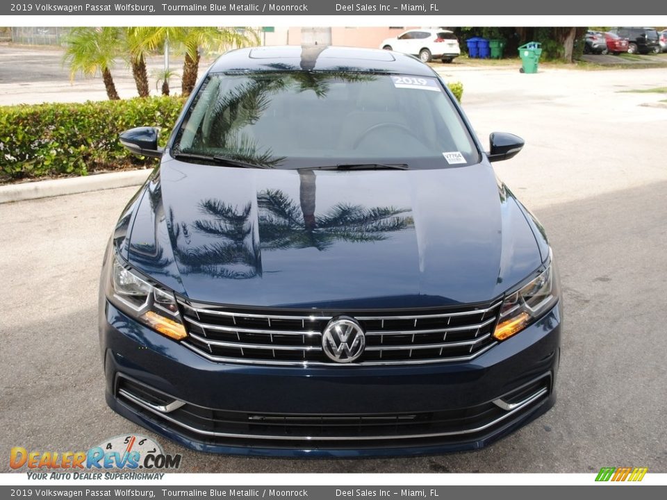 2019 Volkswagen Passat Wolfsburg Tourmaline Blue Metallic / Moonrock Photo #3