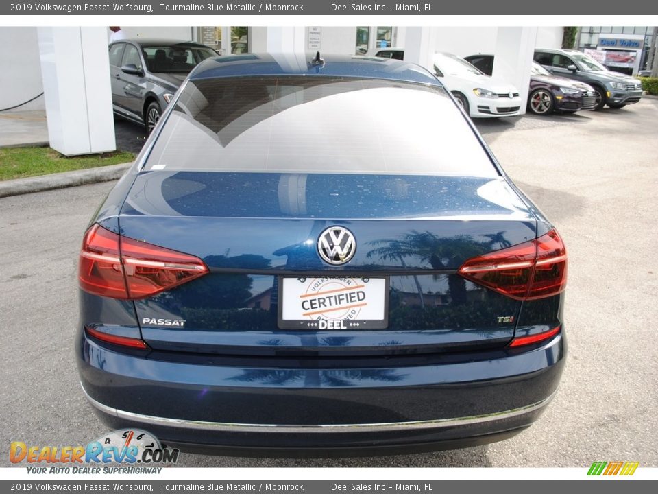 2019 Volkswagen Passat Wolfsburg Tourmaline Blue Metallic / Moonrock Photo #8