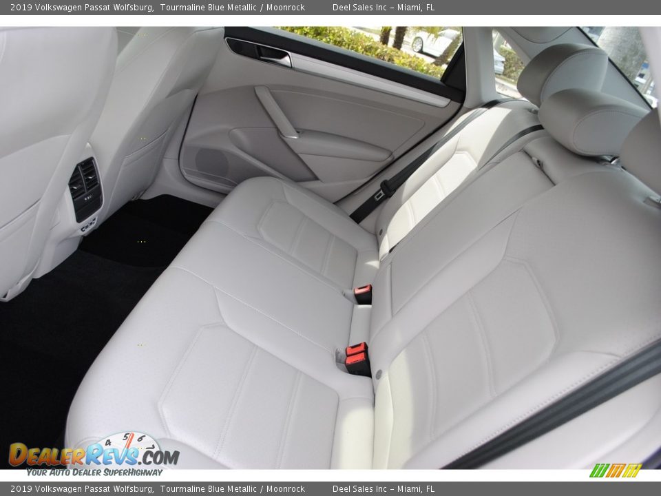 Rear Seat of 2019 Volkswagen Passat Wolfsburg Photo #11