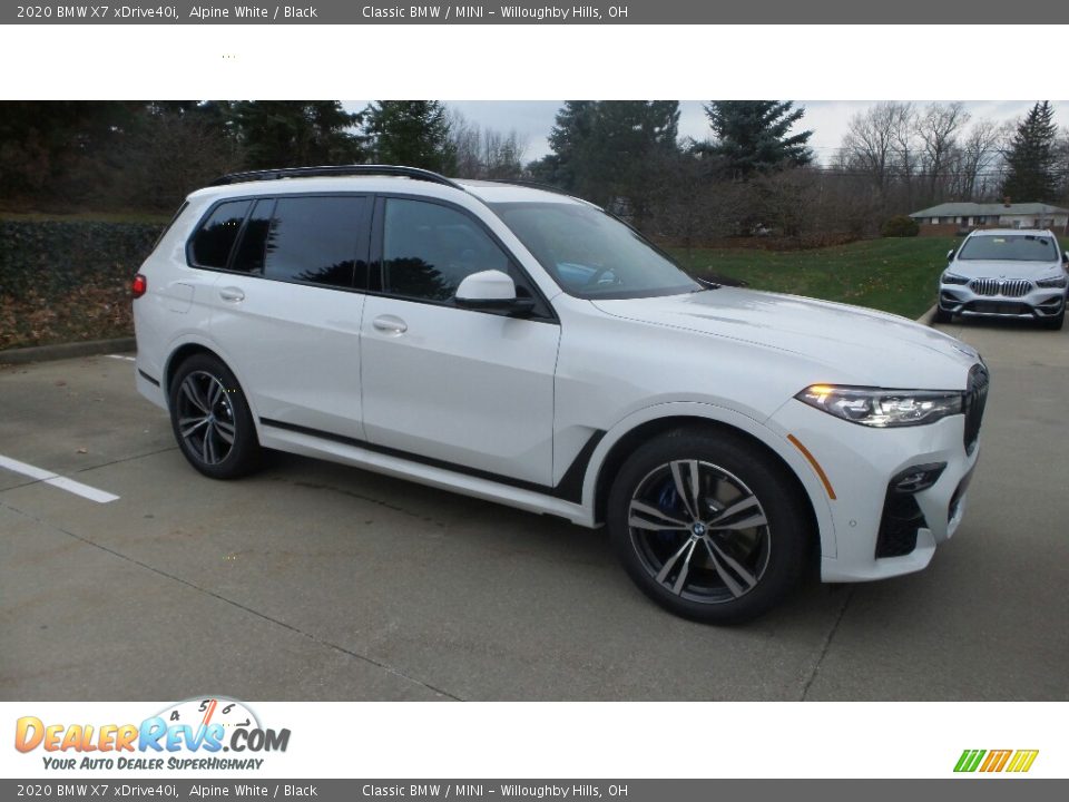 Front 3/4 View of 2020 BMW X7 xDrive40i Photo #1