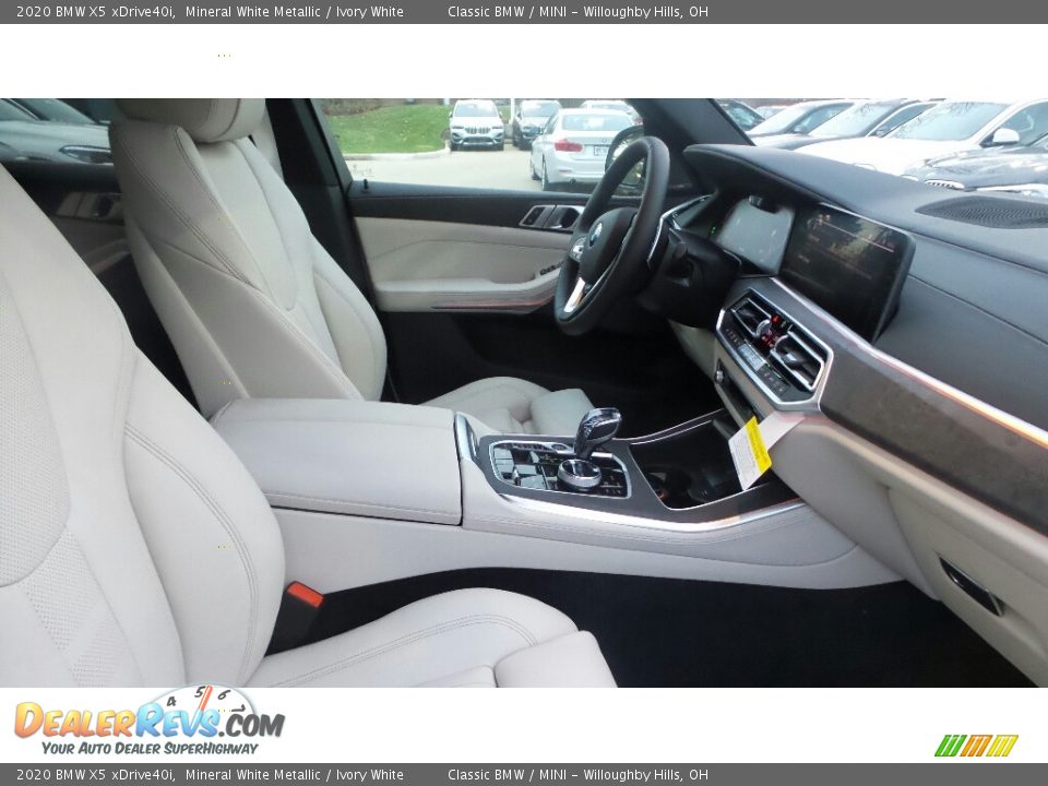 Front Seat of 2020 BMW X5 xDrive40i Photo #4