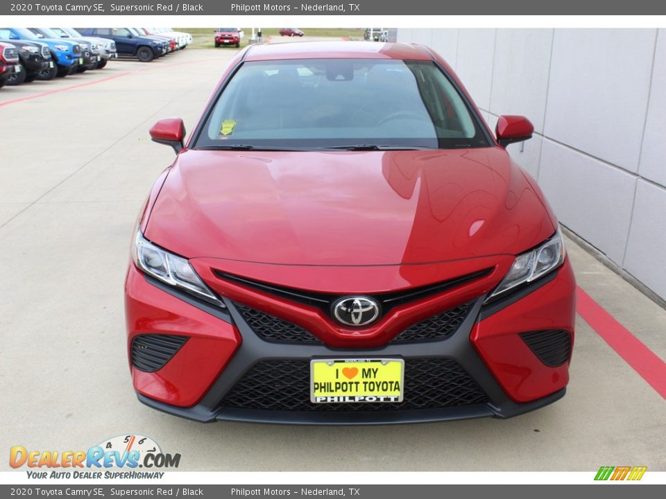 2020 Toyota Camry SE Supersonic Red / Black Photo #3