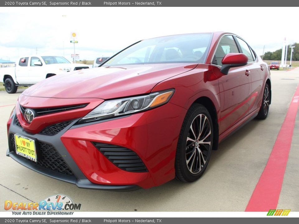 2020 Toyota Camry SE Supersonic Red / Black Photo #4