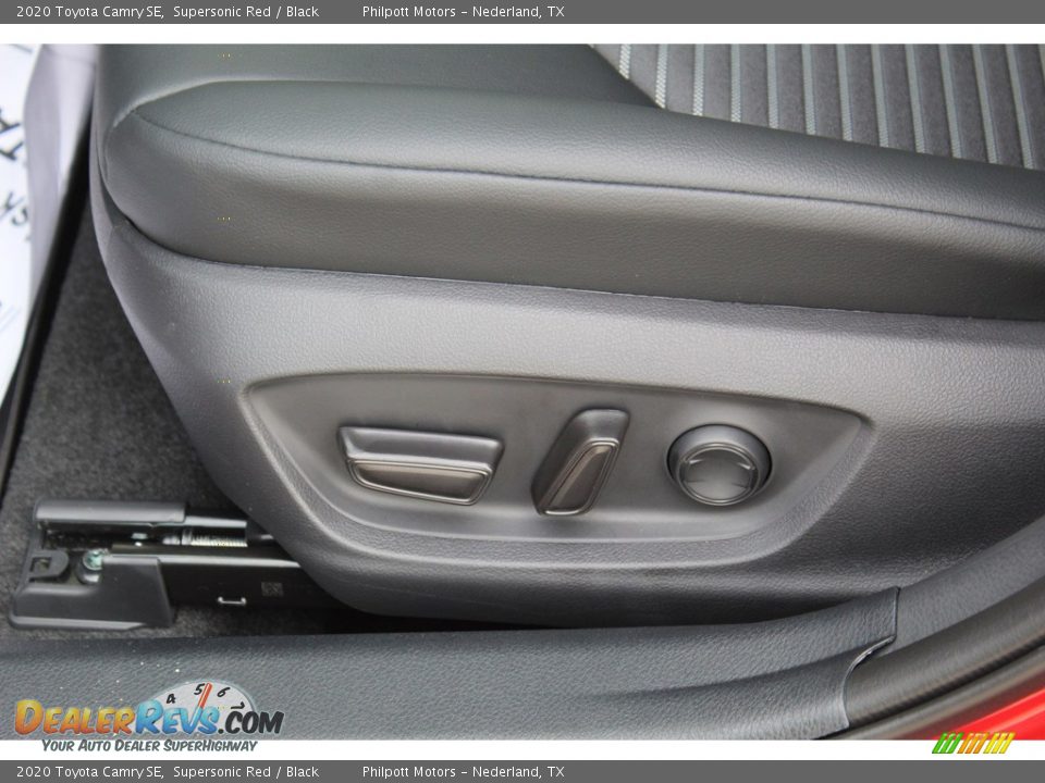 2020 Toyota Camry SE Supersonic Red / Black Photo #11