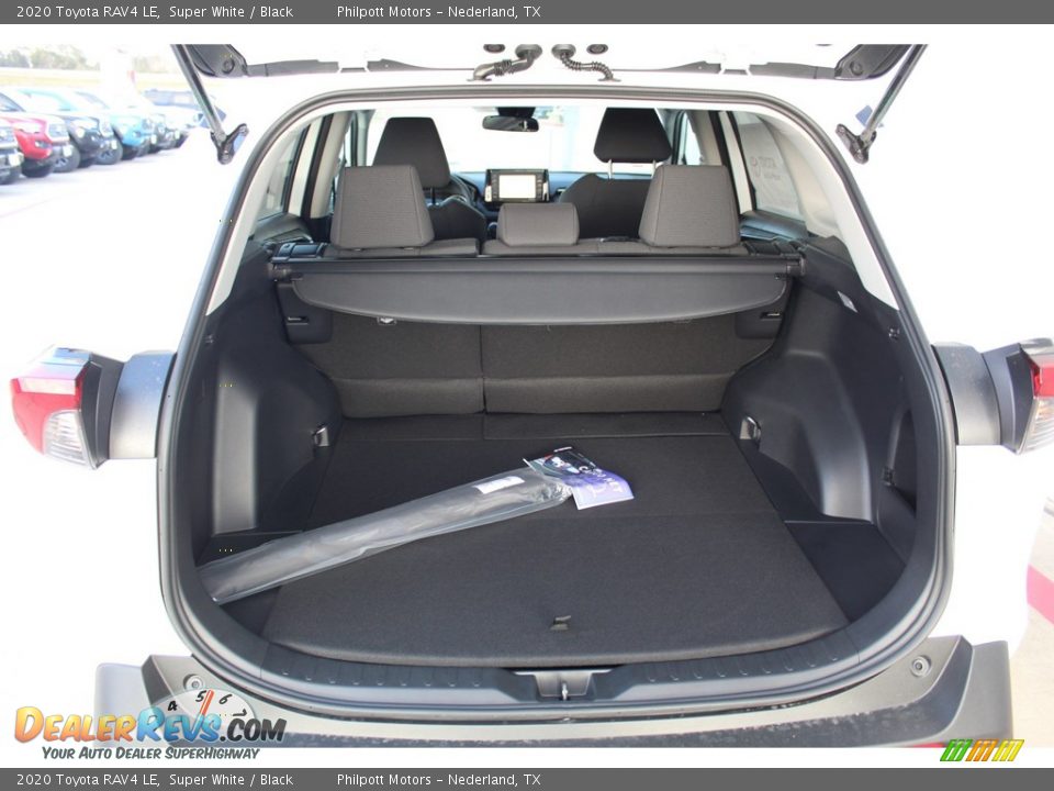 2020 Toyota RAV4 LE Super White / Black Photo #23