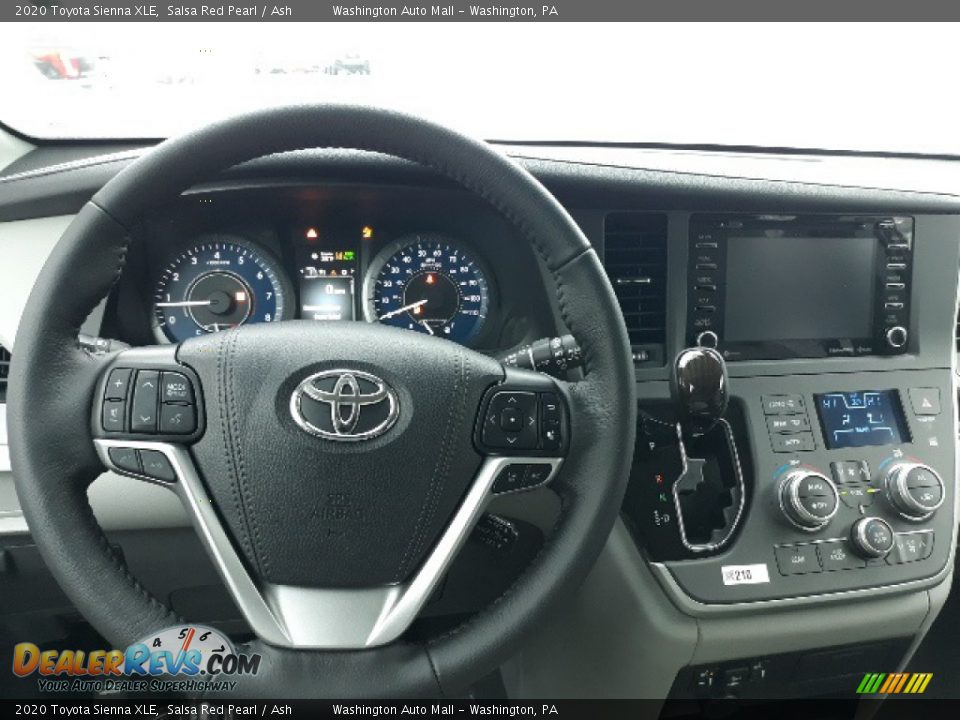 Dashboard of 2020 Toyota Sienna XLE Photo #3