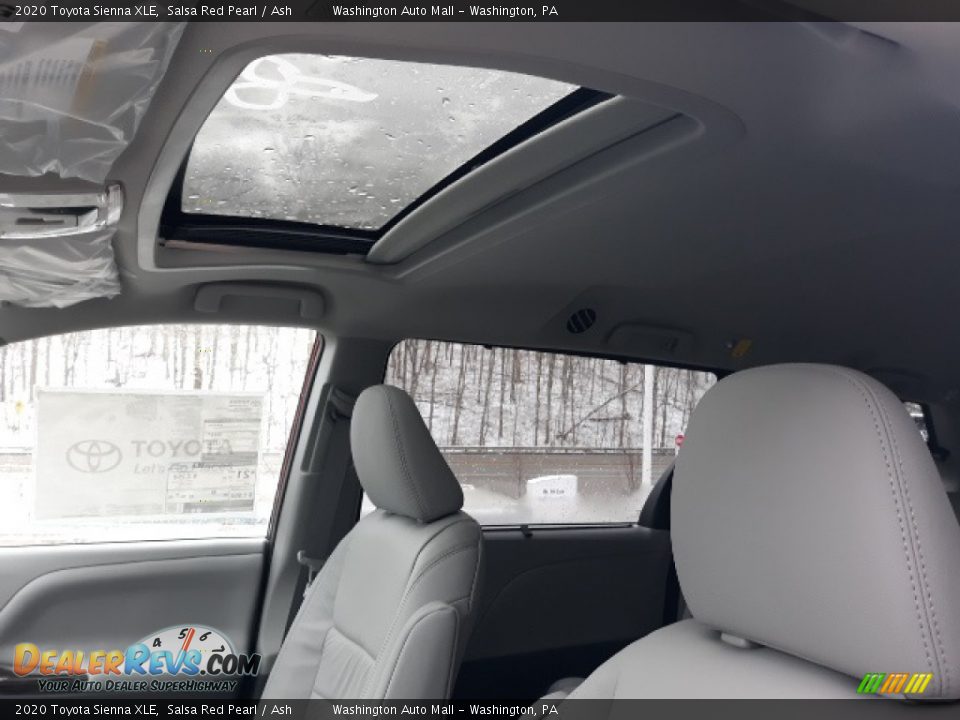 2020 Toyota Sienna XLE Salsa Red Pearl / Ash Photo #5