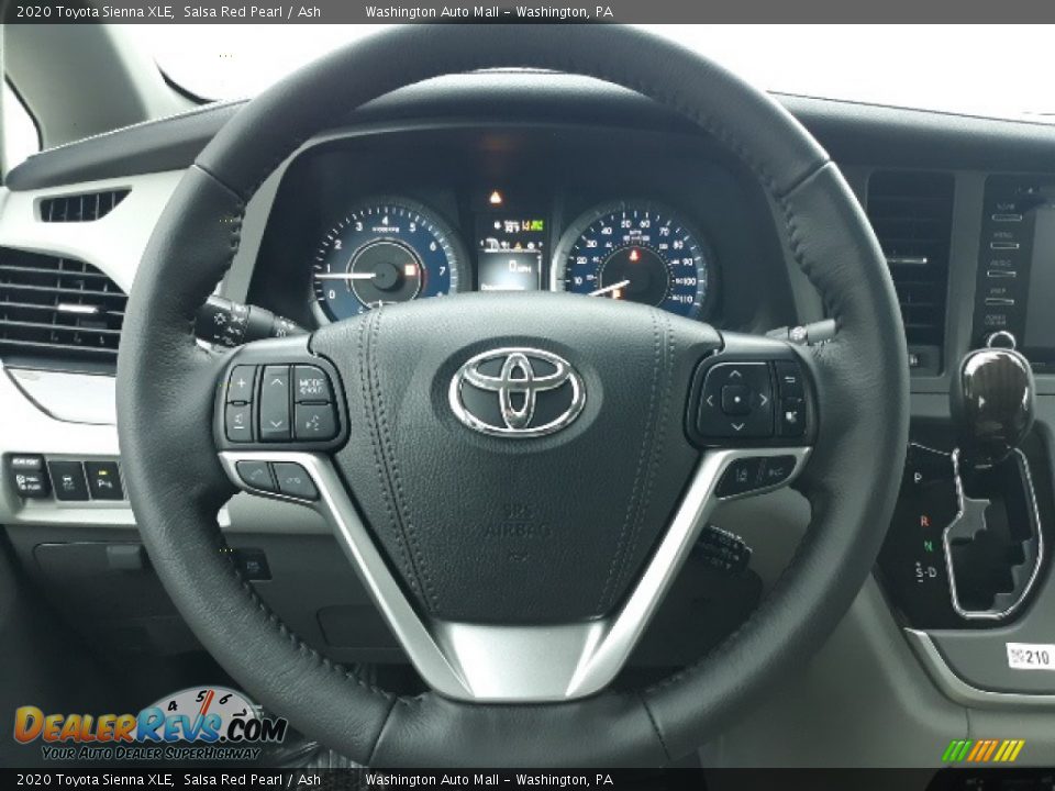 2020 Toyota Sienna XLE Steering Wheel Photo #6