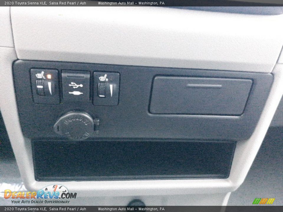 2020 Toyota Sienna XLE Salsa Red Pearl / Ash Photo #11
