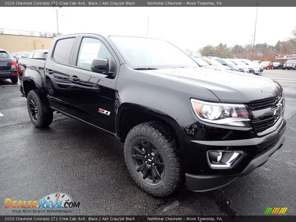 Front 3/4 View of 2020 Chevrolet Colorado Z71 Crew Cab 4x4 Photo #7