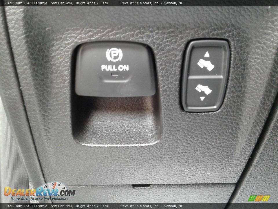 2020 Ram 1500 Laramie Crew Cab 4x4 Bright White / Black Photo #21