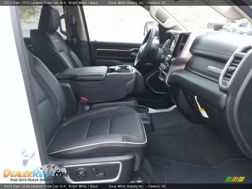 2020 Ram 1500 Laramie Crew Cab 4x4 Bright White / Black Photo #25