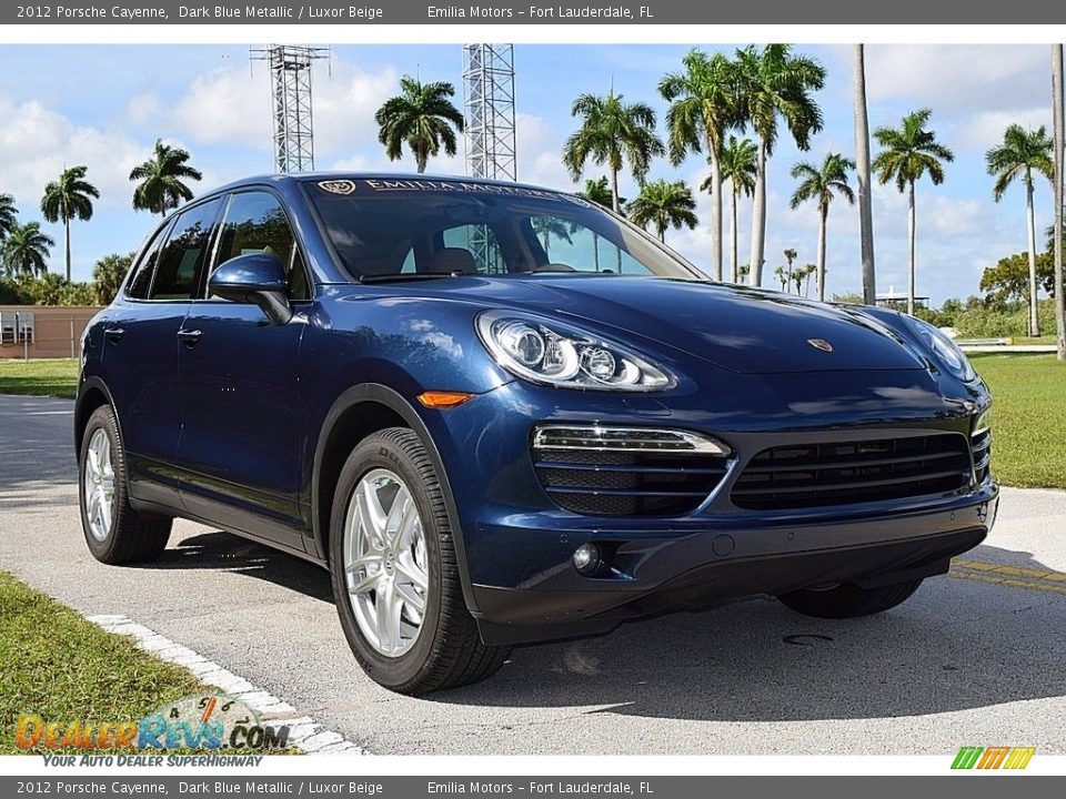Front 3/4 View of 2012 Porsche Cayenne  Photo #11